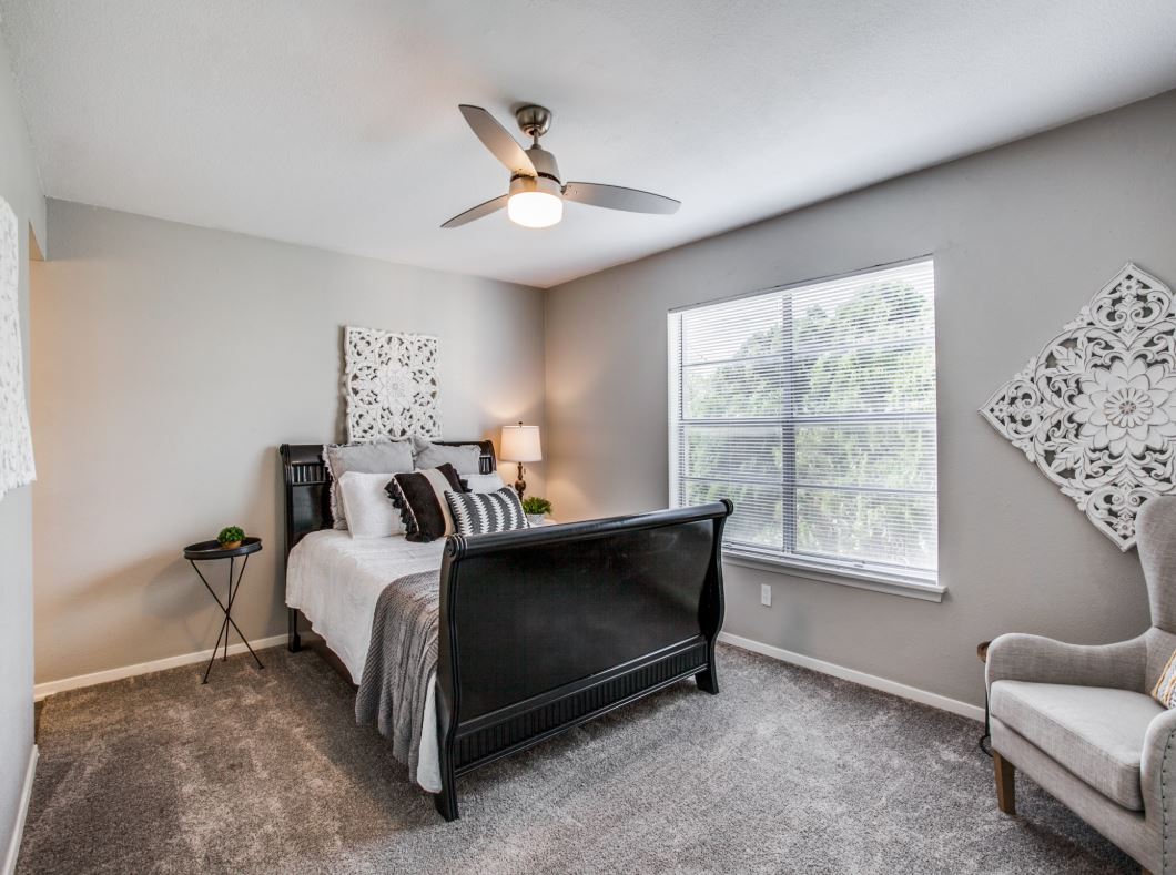 Greenbrier Apartments Image 1