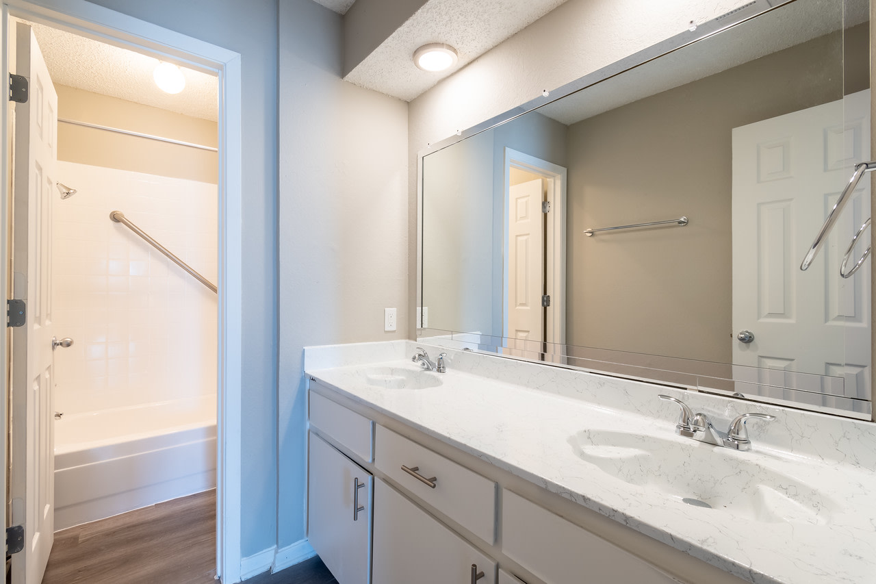 Central Park Town Homes Image 11