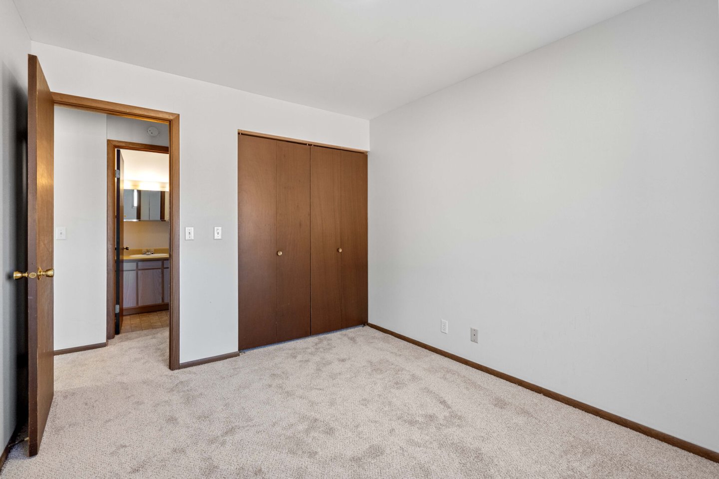 Sterling House Apartments Image 9