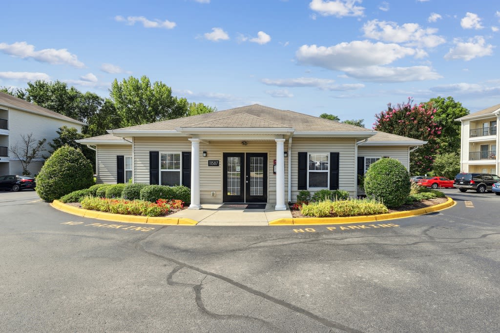 Maple Brook Apartments Image 6