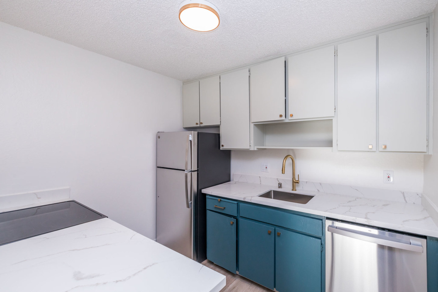 257 Vernon Apartments Image 32