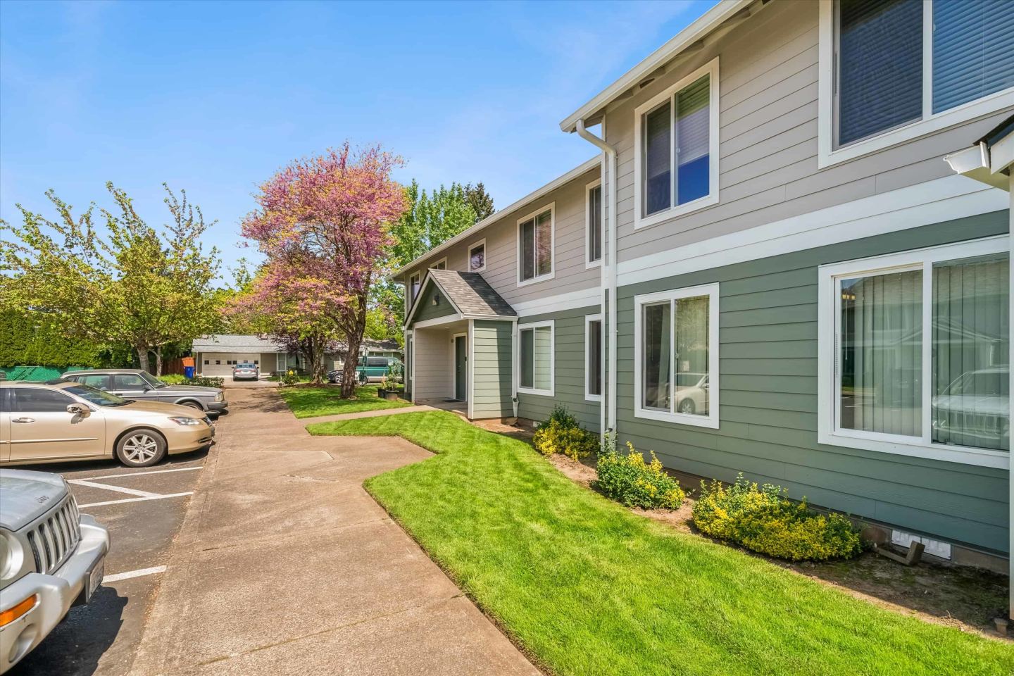 Bristol Court Apartments Image 3