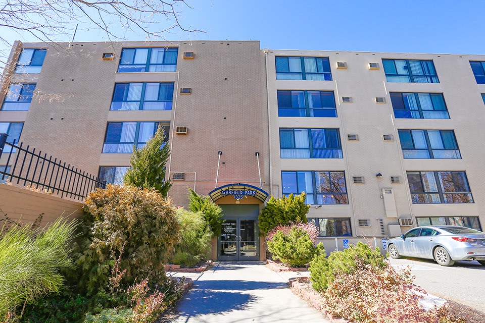 1325 Garfield Image 14