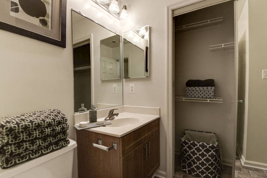 Henley at Kingstowne Image 13