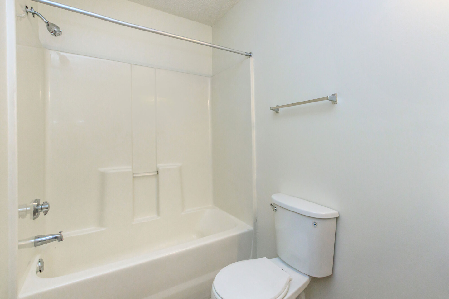 Pinetree Apartments Image 33