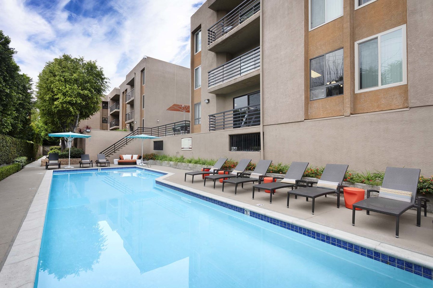 Burbank Gardens Image 1
