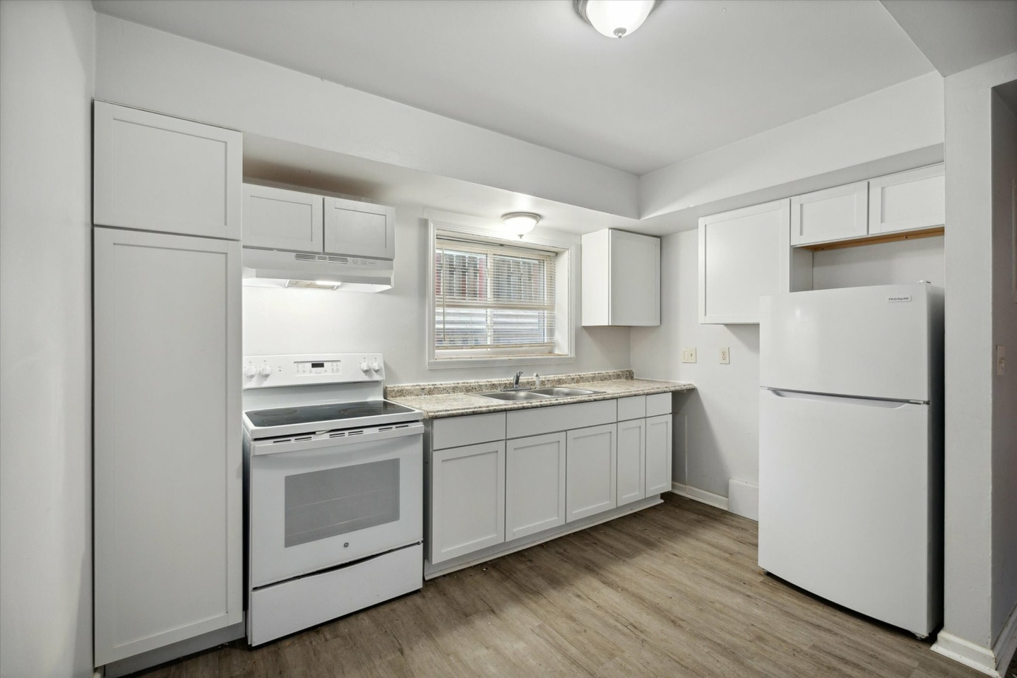 Walnut Flatz Image 1