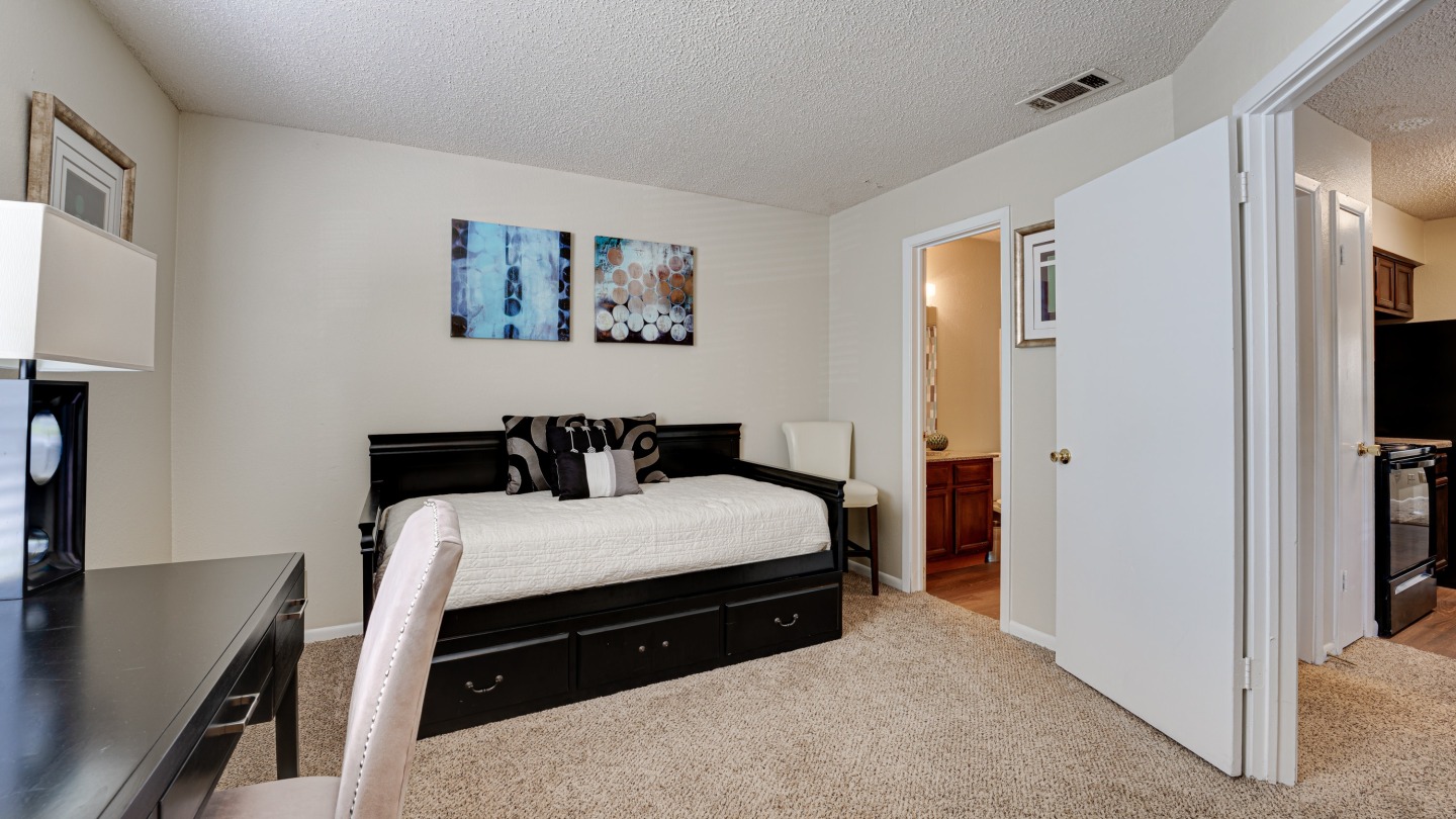 Woodland Hills Image 8