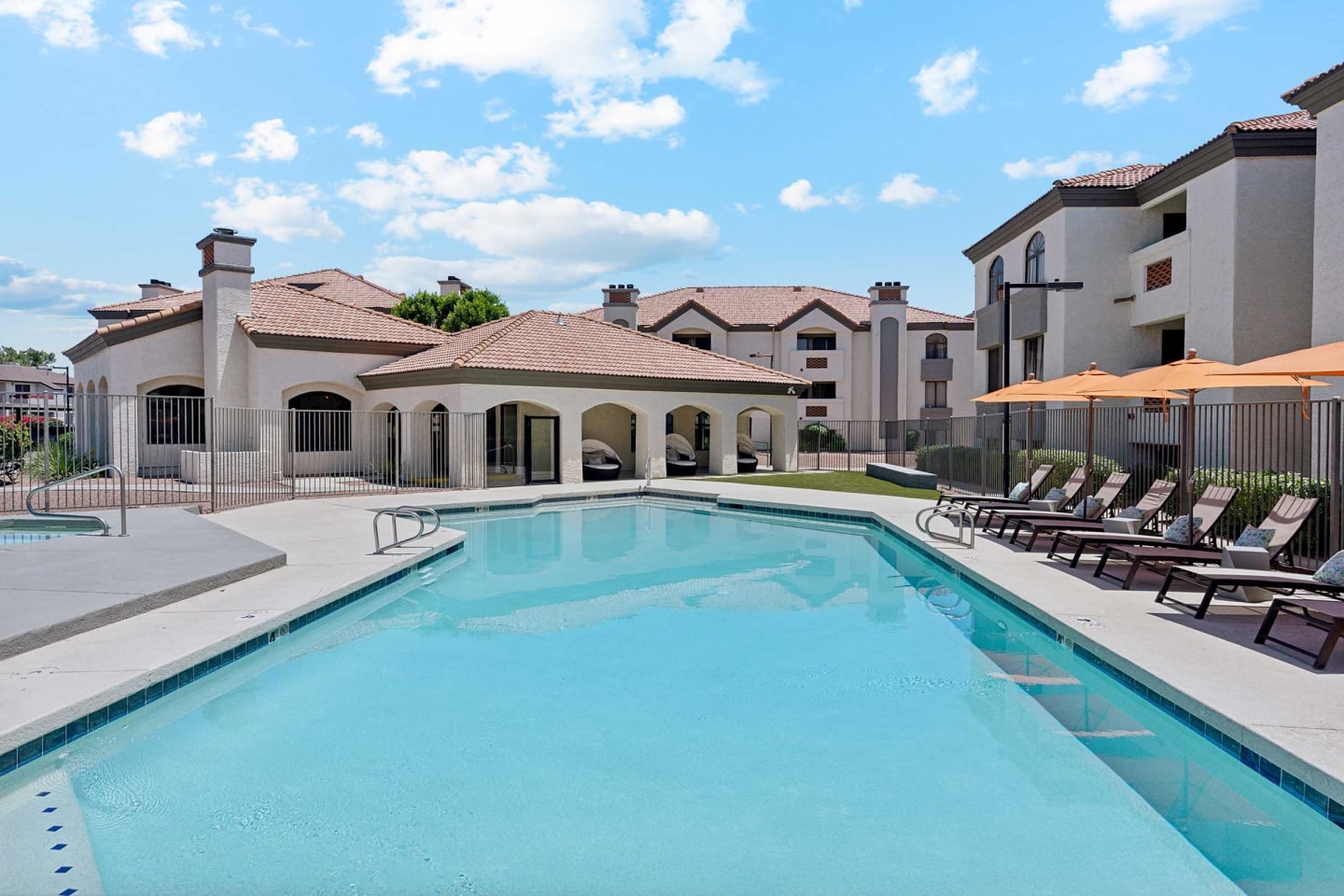 Twin Palms Image 16