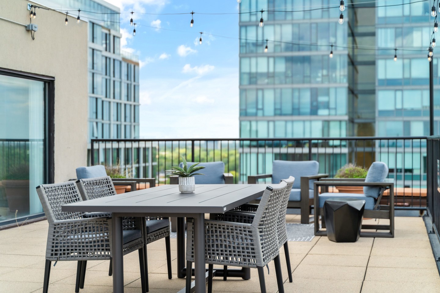 100 Forest Place Image 16