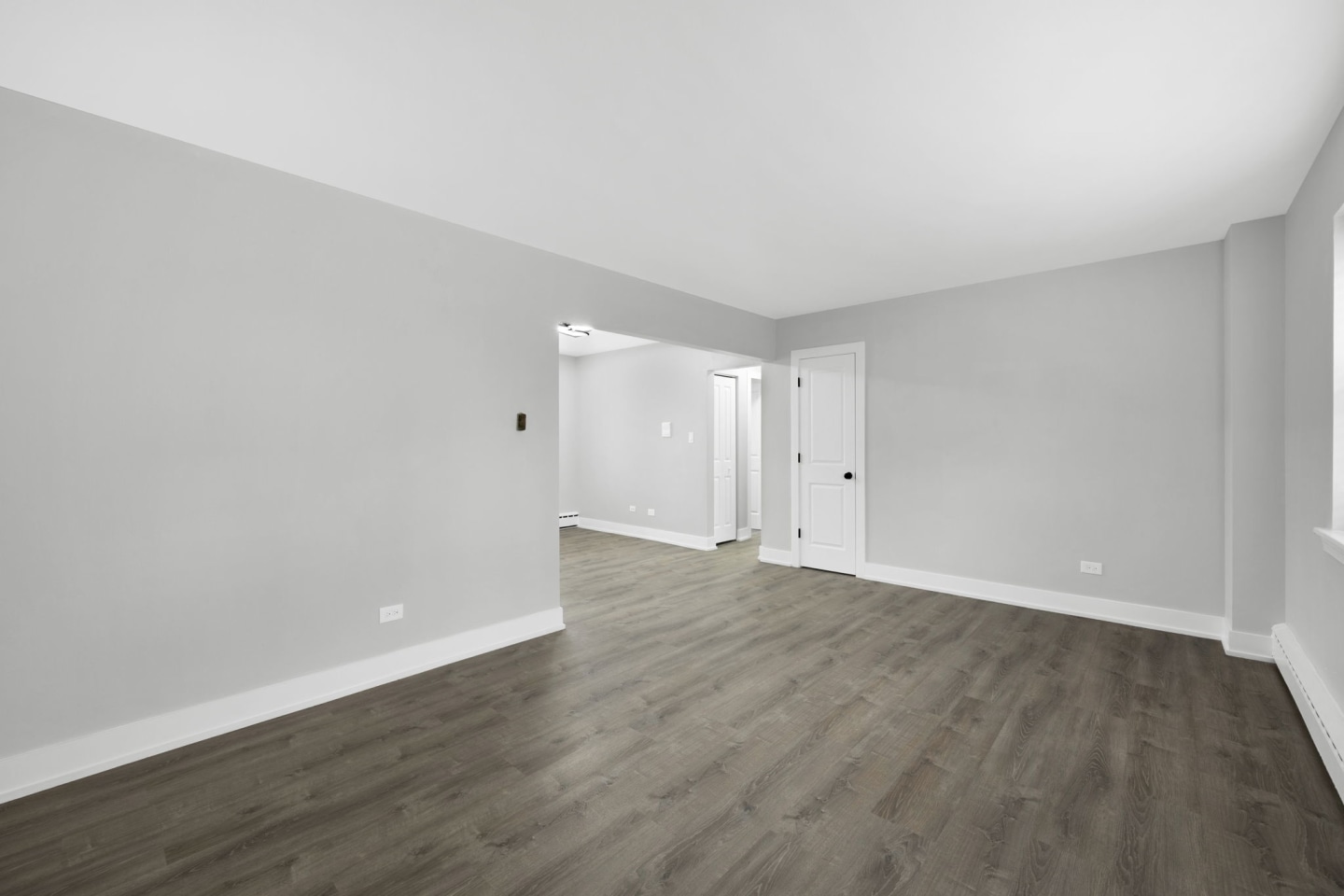 2050-2060 E 72nd Pl Image 4