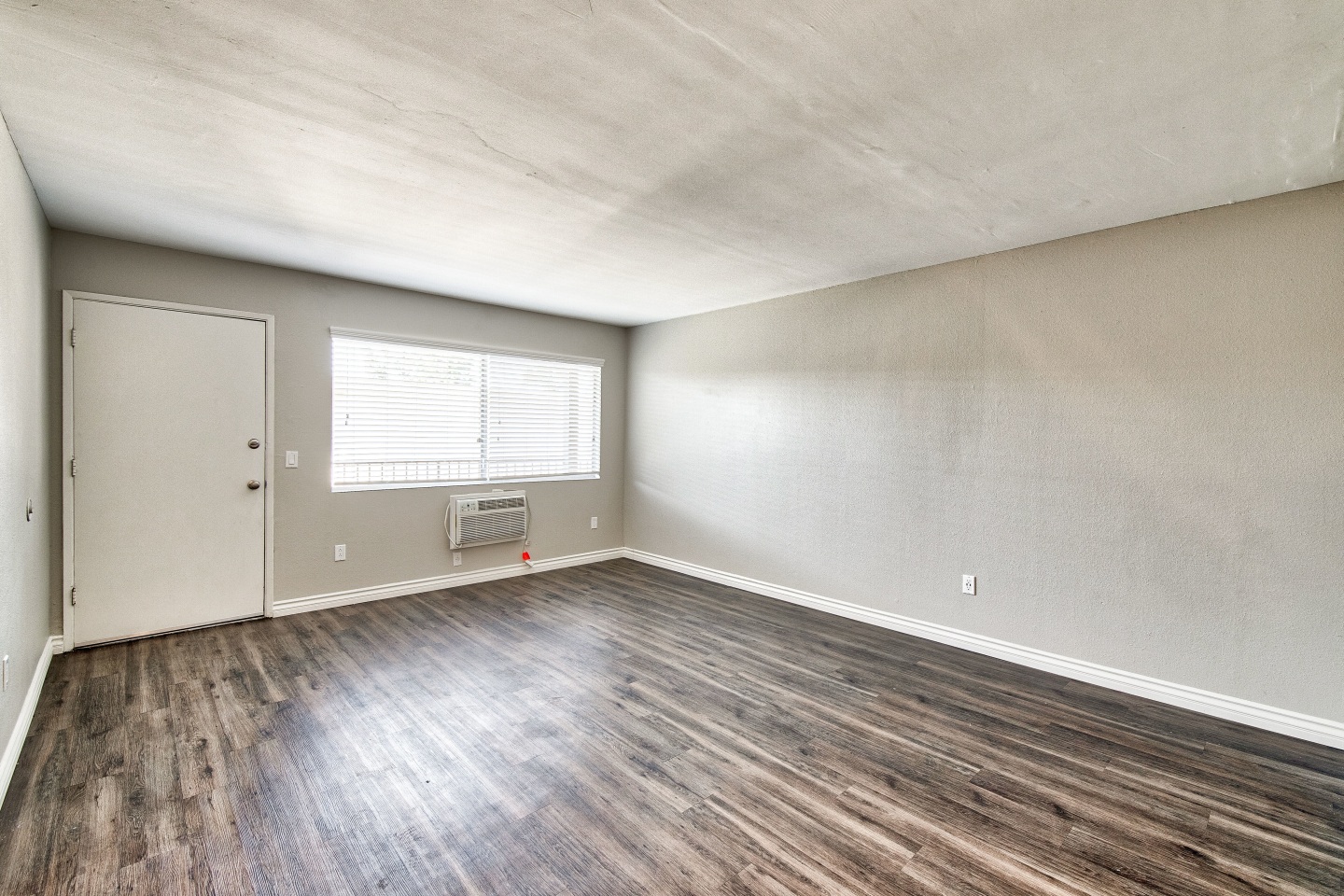 Monterey Apartments Image 29