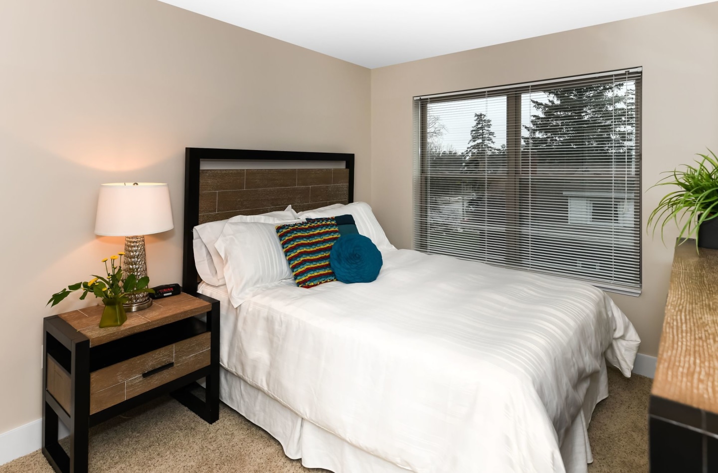 304 River Edge Image 4