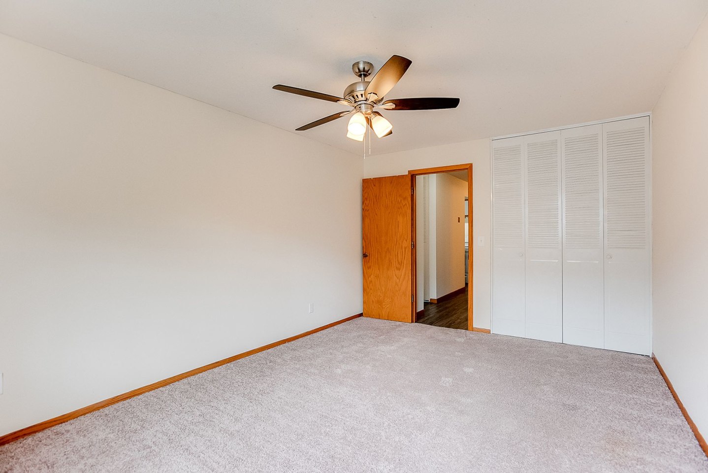 2435 Pillsbury Ave South Image 15