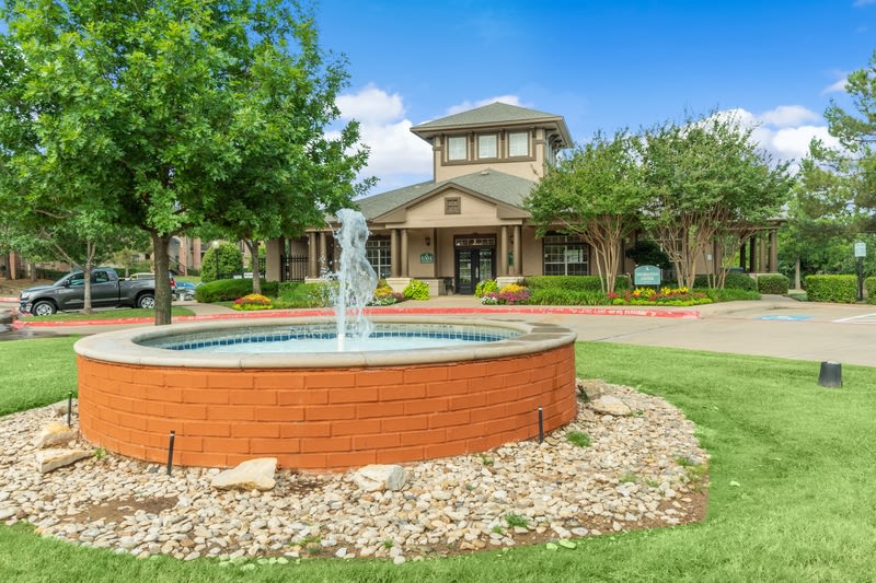 Falcon Lakes Image 2
