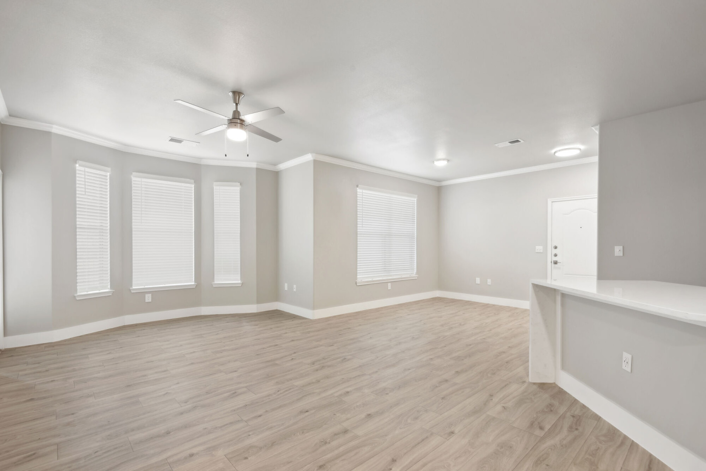 Collier Luxury Living Image 22