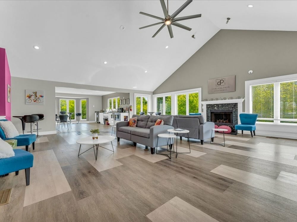 Central Park Apartments Image 14