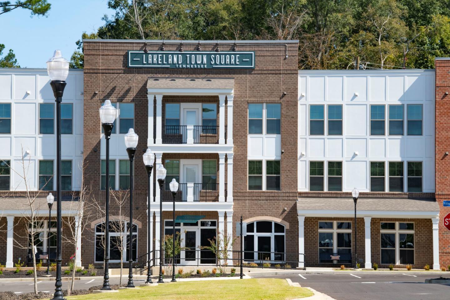 Lakeland Town Square Image 16