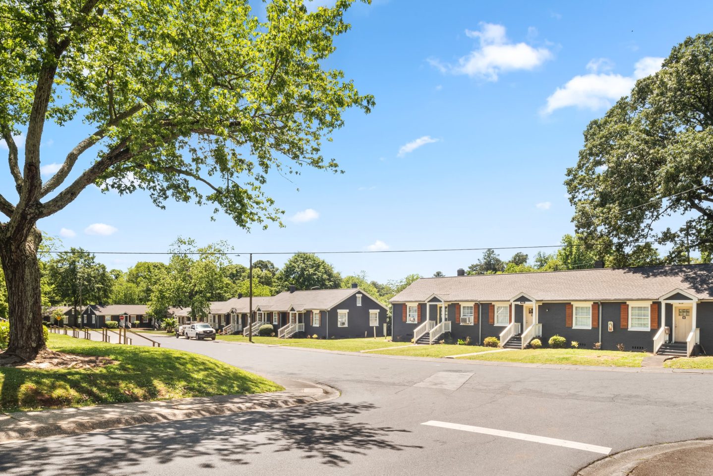 Balfour Marietta Luxury Apartments Image 4