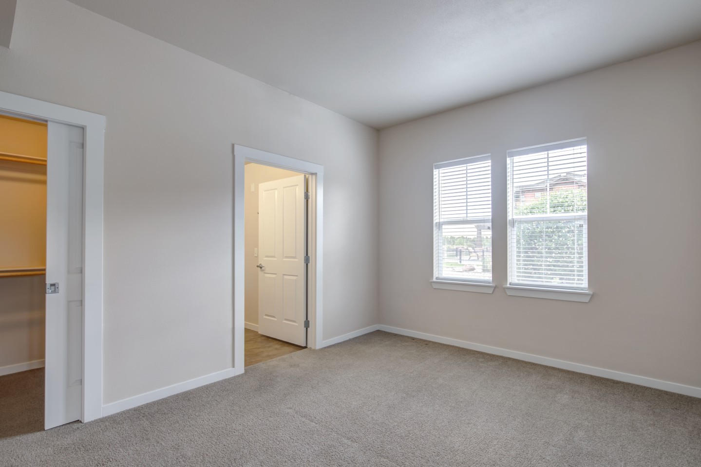 Lake Vista Apartment Homes Image 13