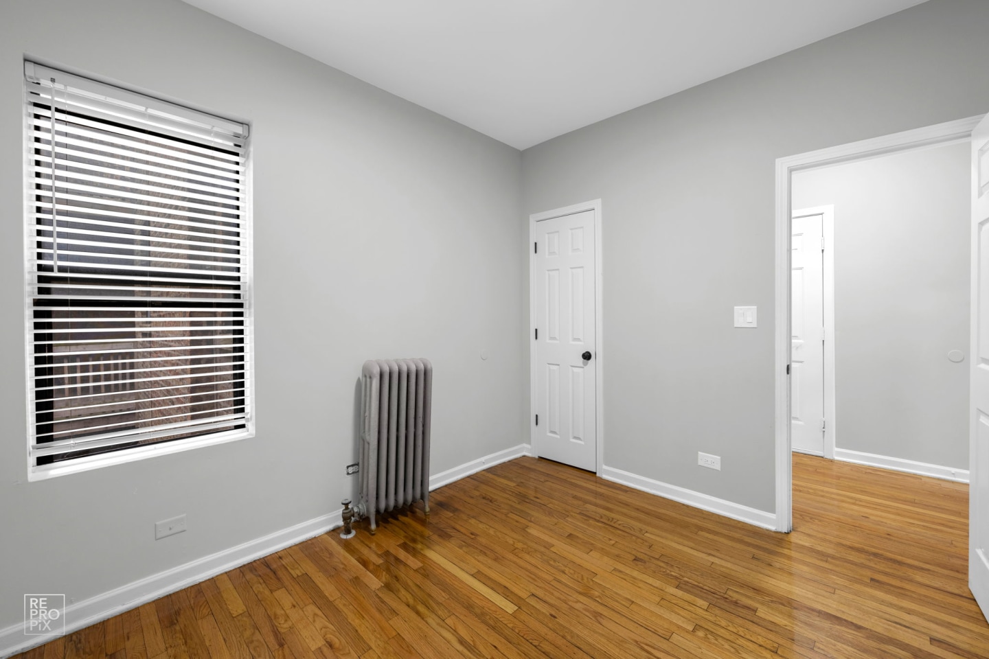 6101 S Langley Ave Image 13