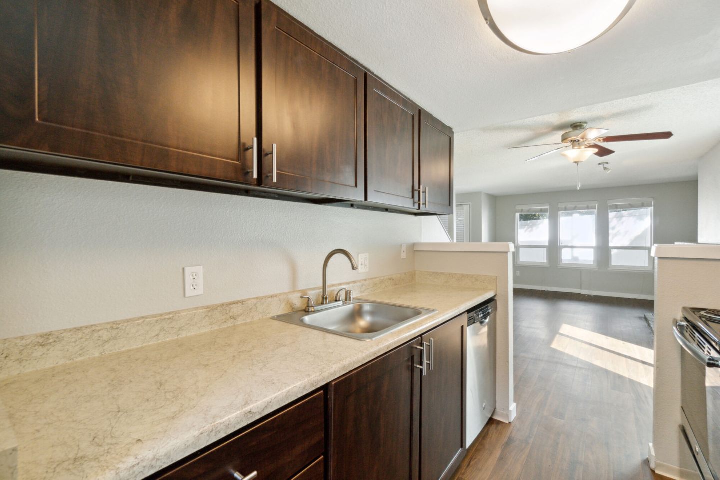 Spinnaker Apartments Image 3