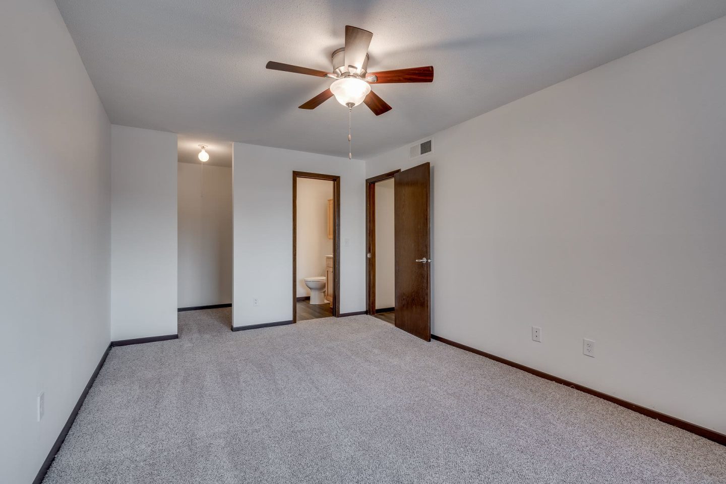 Shelard Village Apartments Image 25