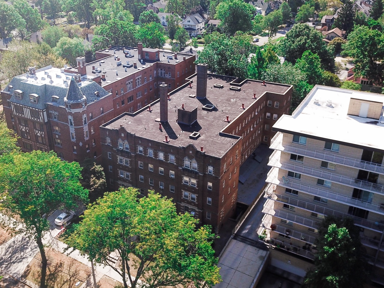 Parkway Manor  Image 16