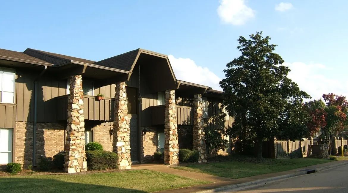 Willow Creek Apartments Image 2