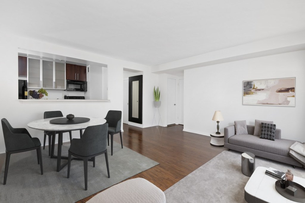 3130 North Lake Shore Drive Image 10