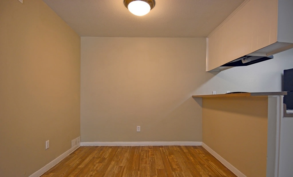The Waters Apartment Homes Image 4