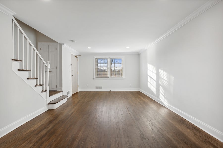 Spring Hill Apartments Image 3