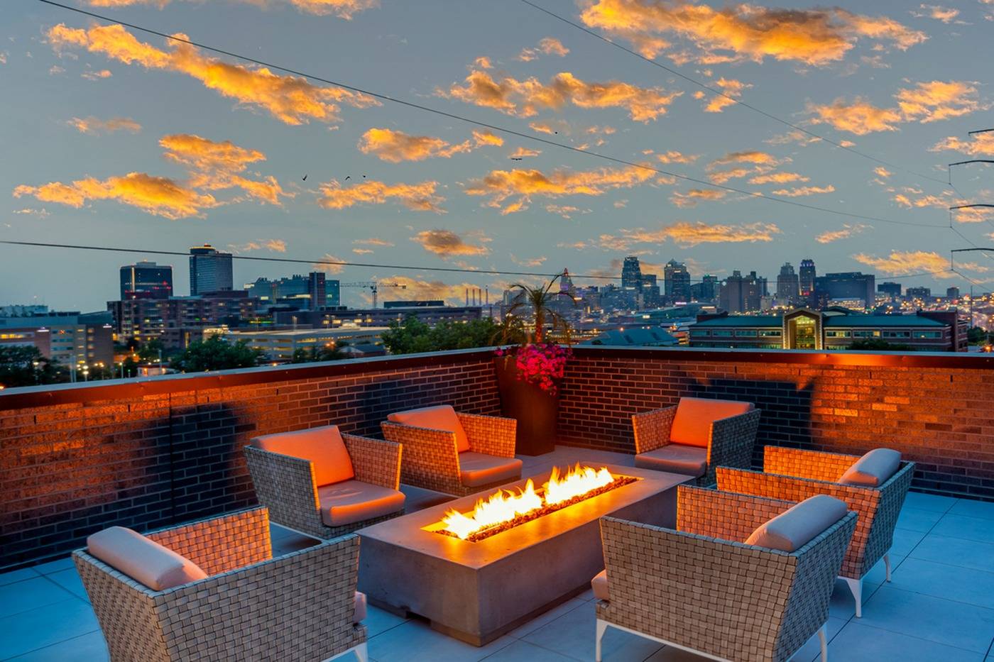 2501 Beacon Hill Image 2