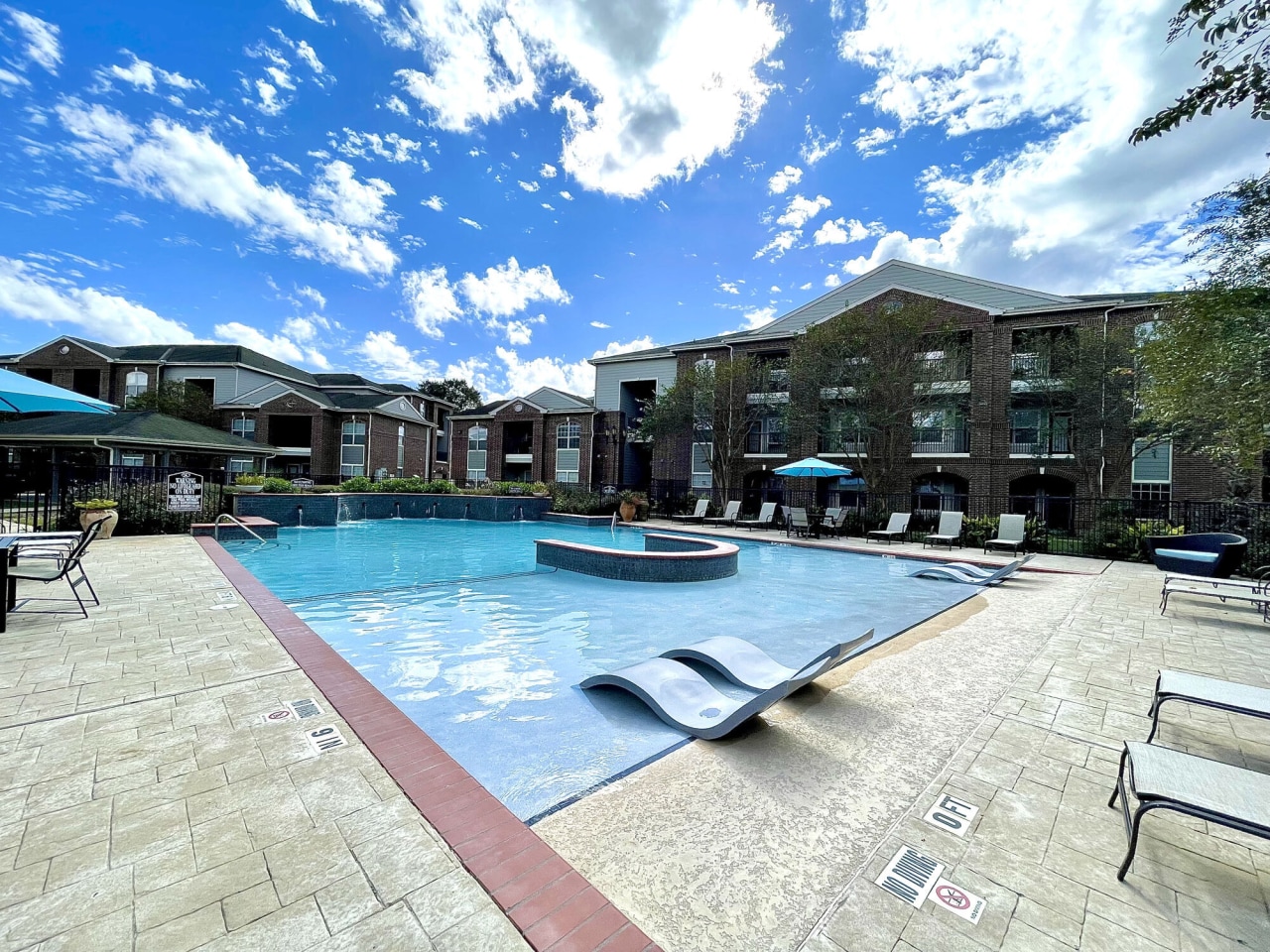 Abbey Barker Cypress Image 2