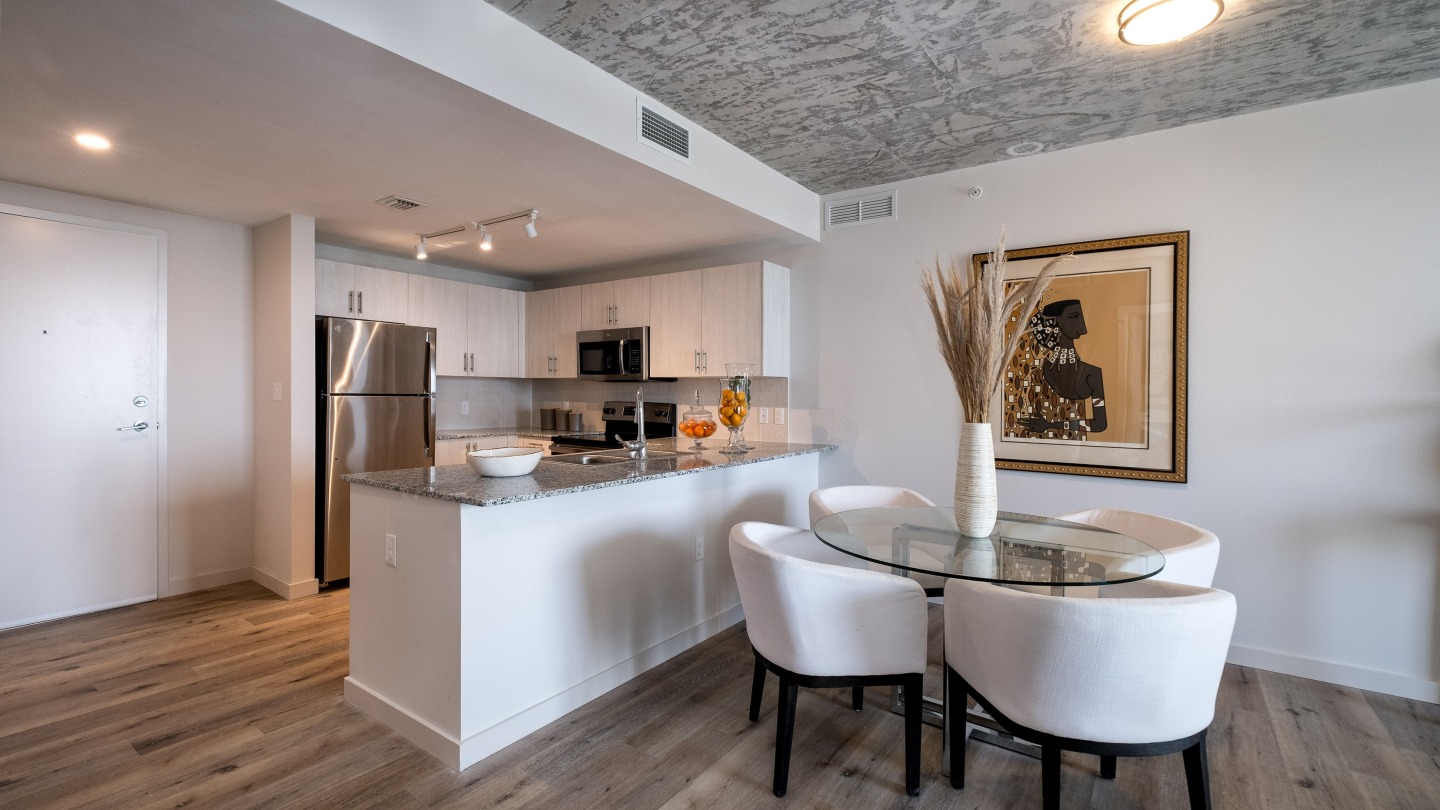 Hollywood East Luxury Apartments Image 16
