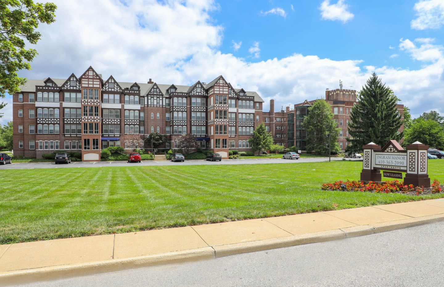 Ingram Manor Image 1