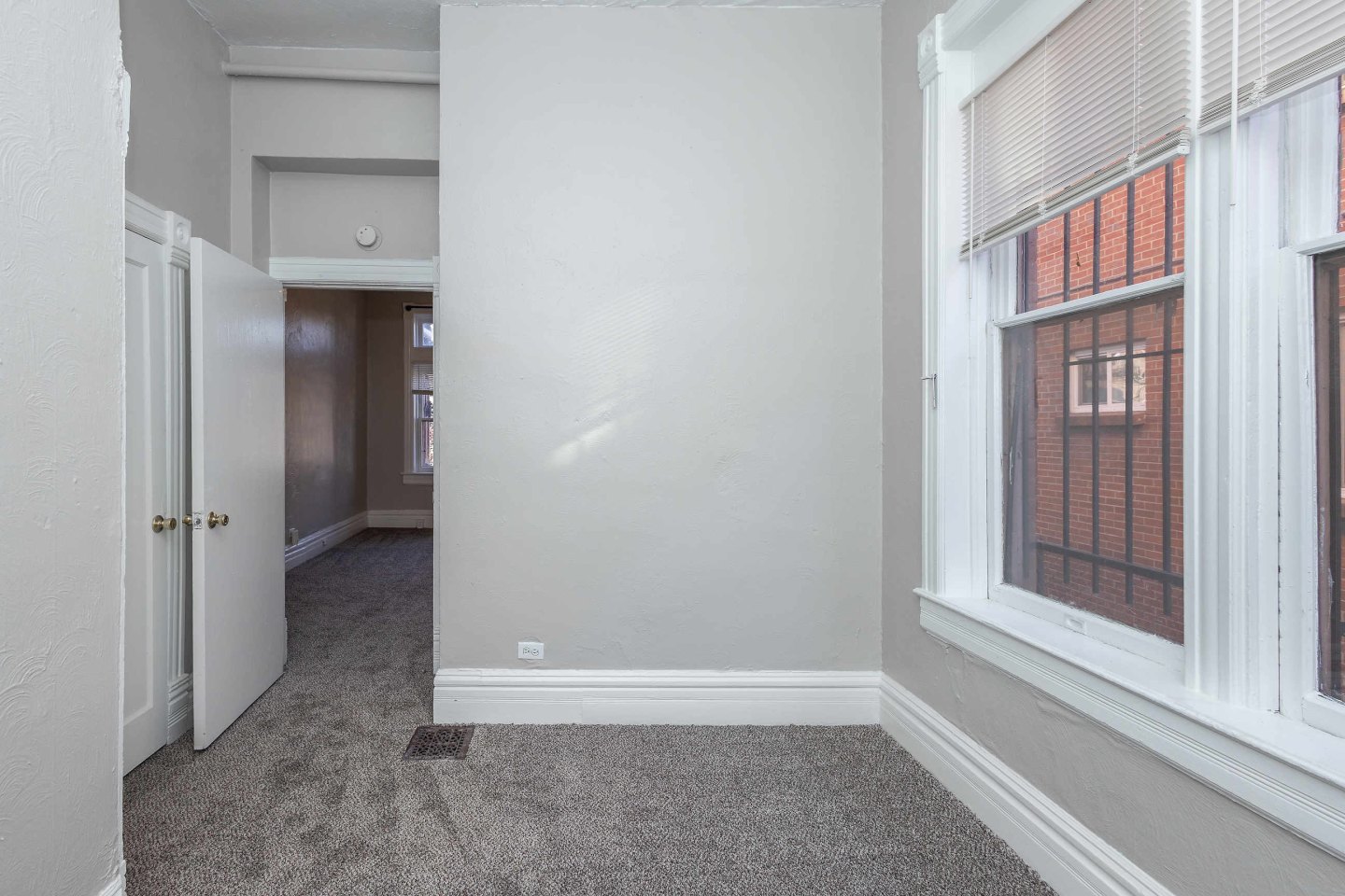 1325 Corona Image 15