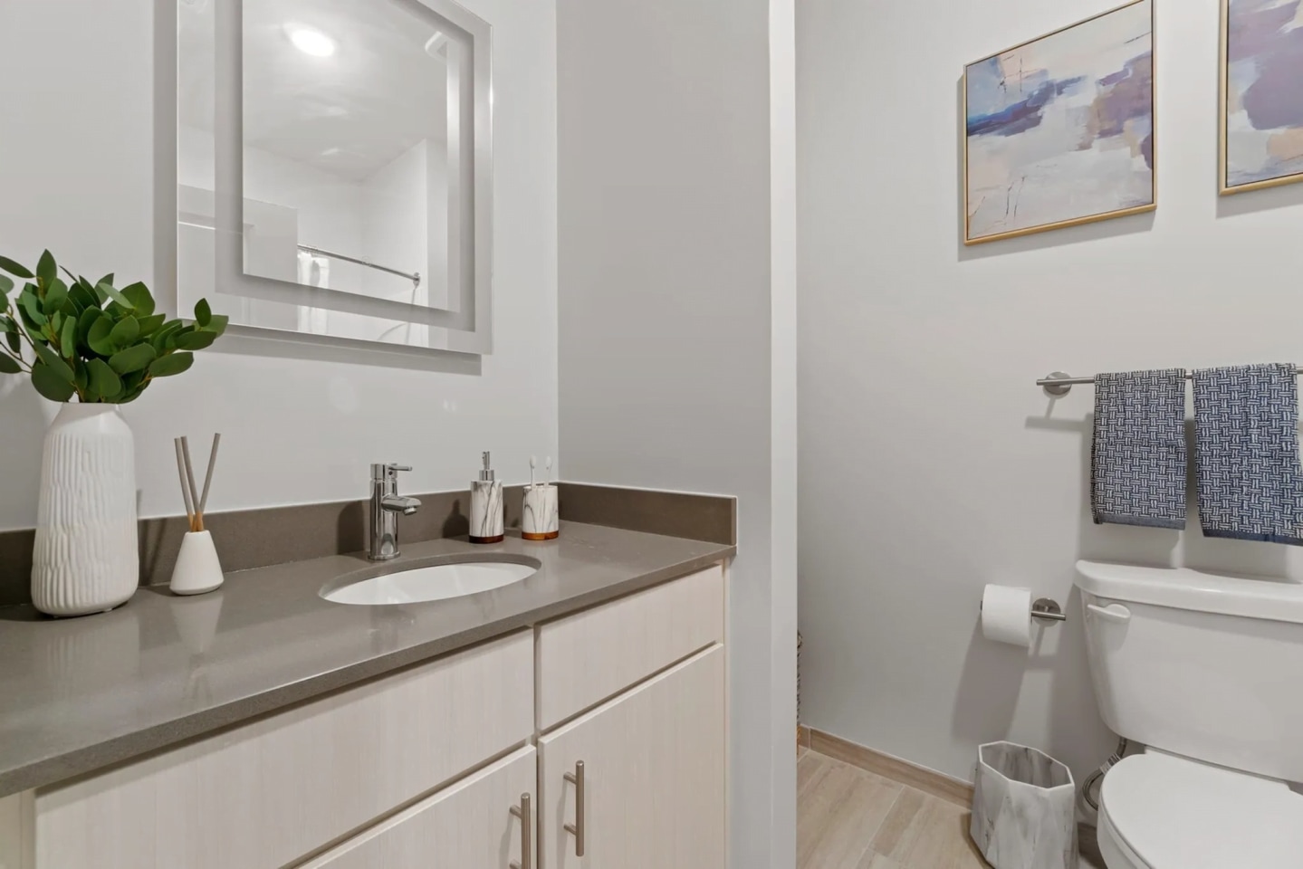 Metropolis Apartments Image 8