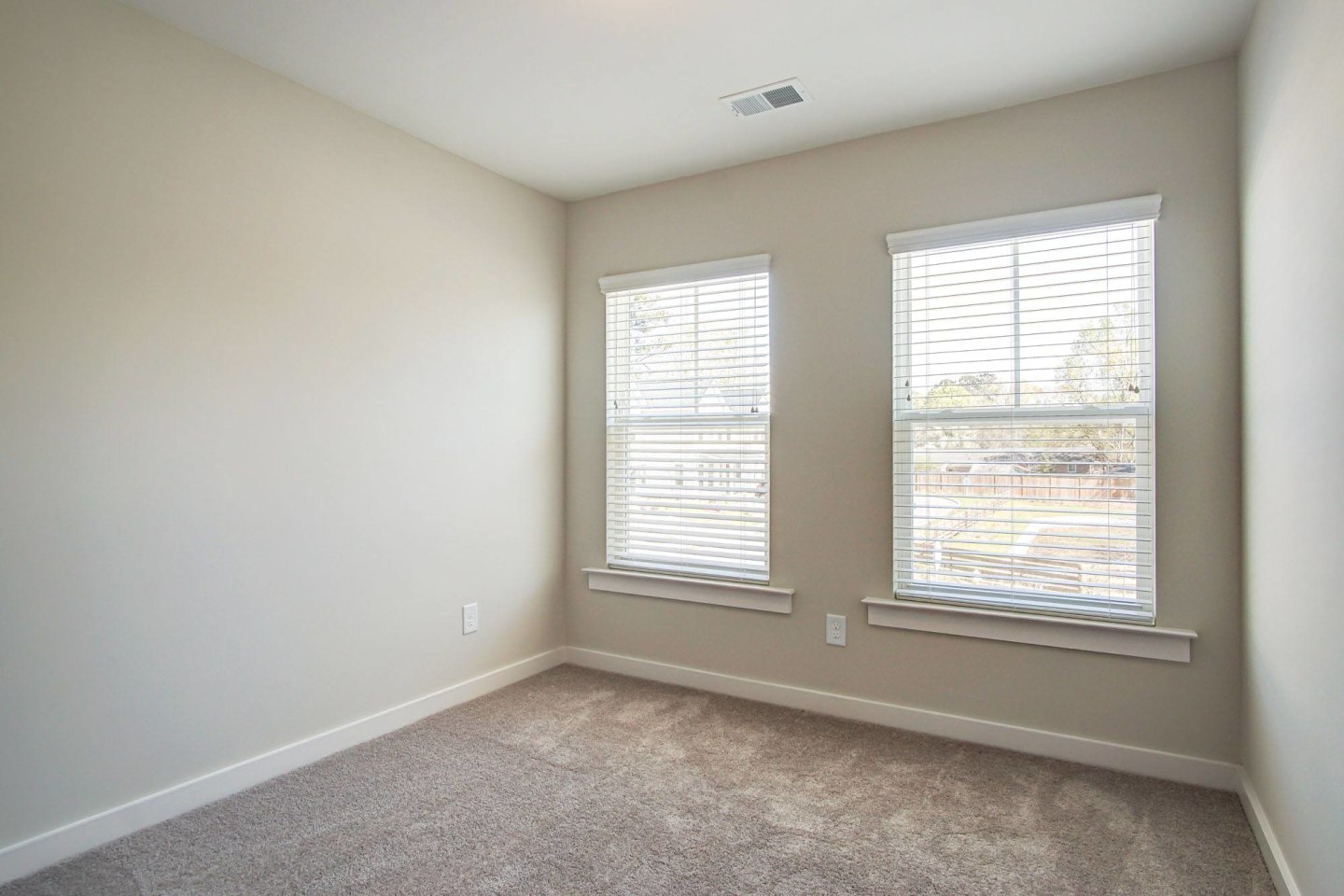 Sumner Village Image 19