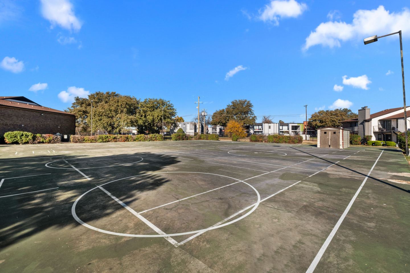 Pine Oaks Image 27