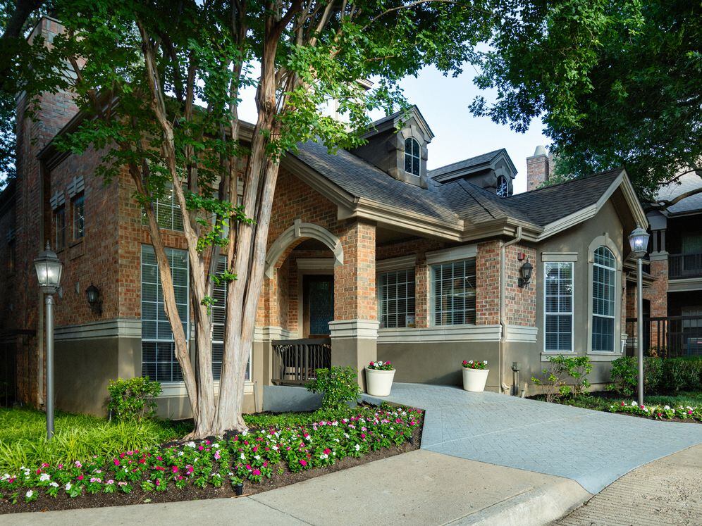 Avalon Addison Image 36