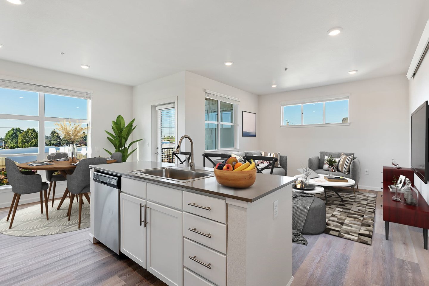 Pacific Valley Apartments Image 5
