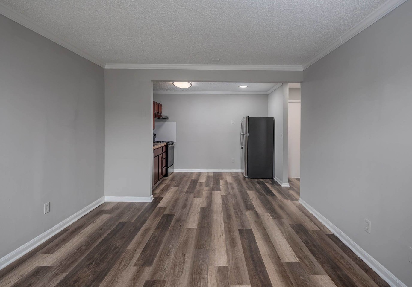 Dupont Avenue Apartments Image 9