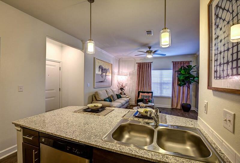 Residence at Gateway Village Image 42