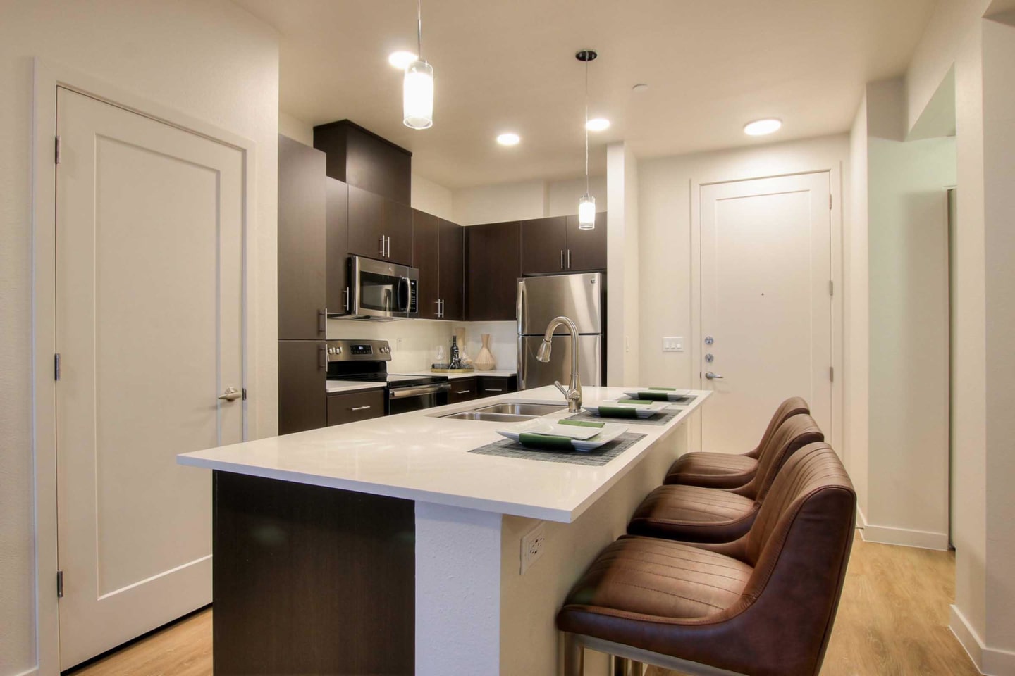 View 32 Apartments Image 39