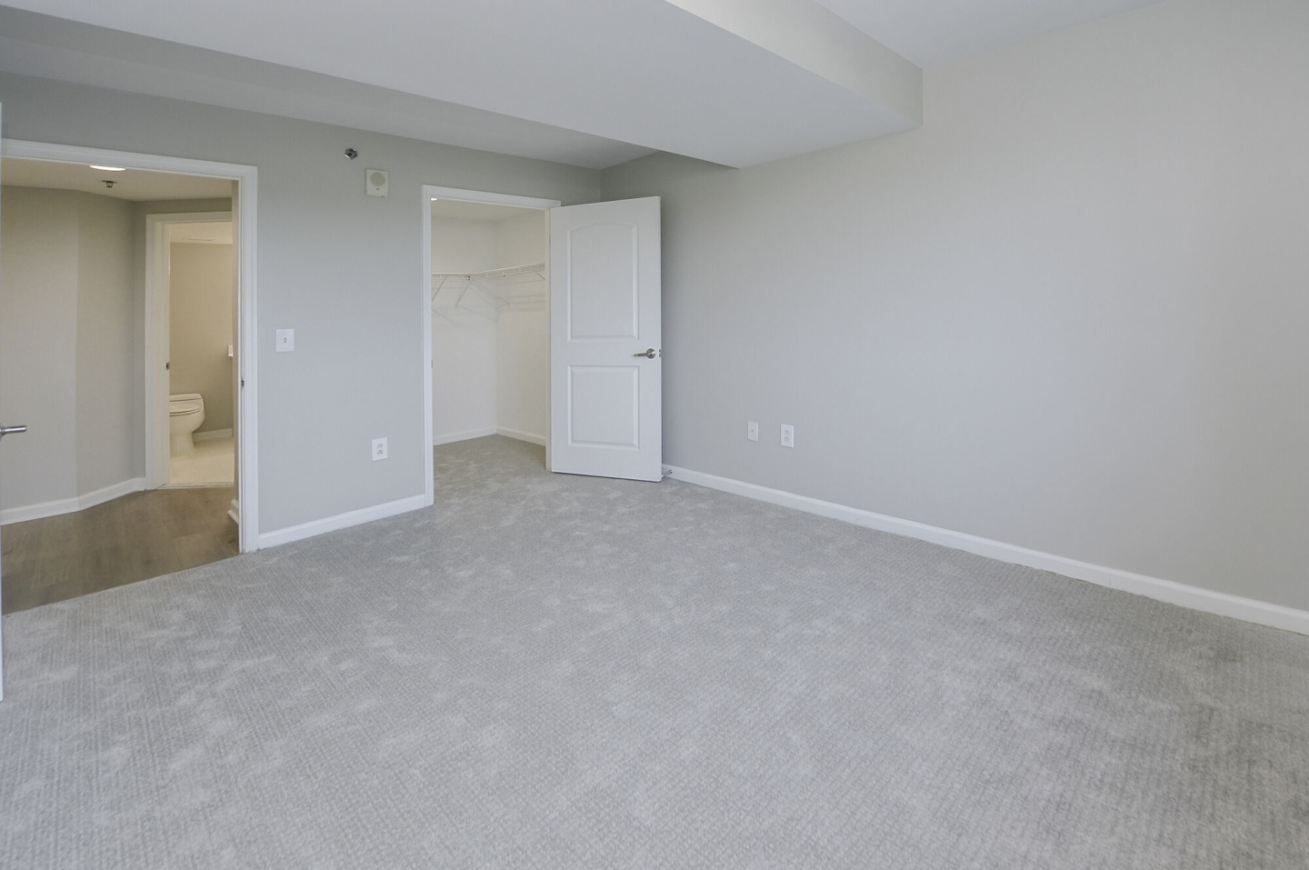 Cherry Hill Towers Image 16