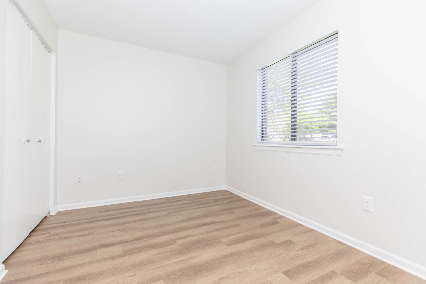 Lakeview Apartments Image 6