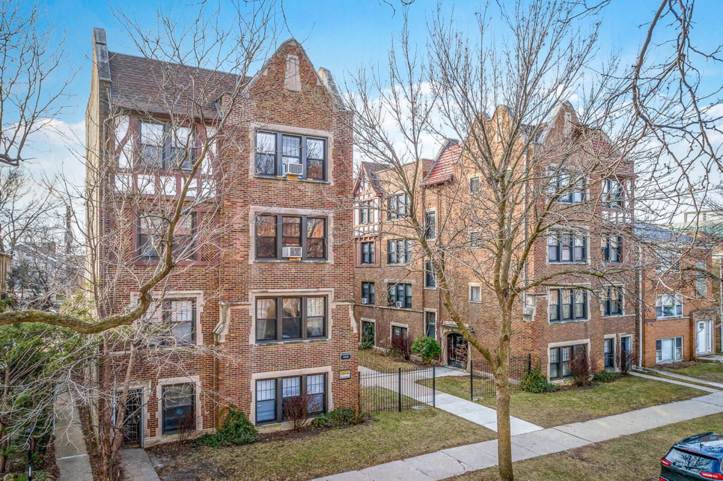 2613 West Berwyn Ave. Apt. Image 4