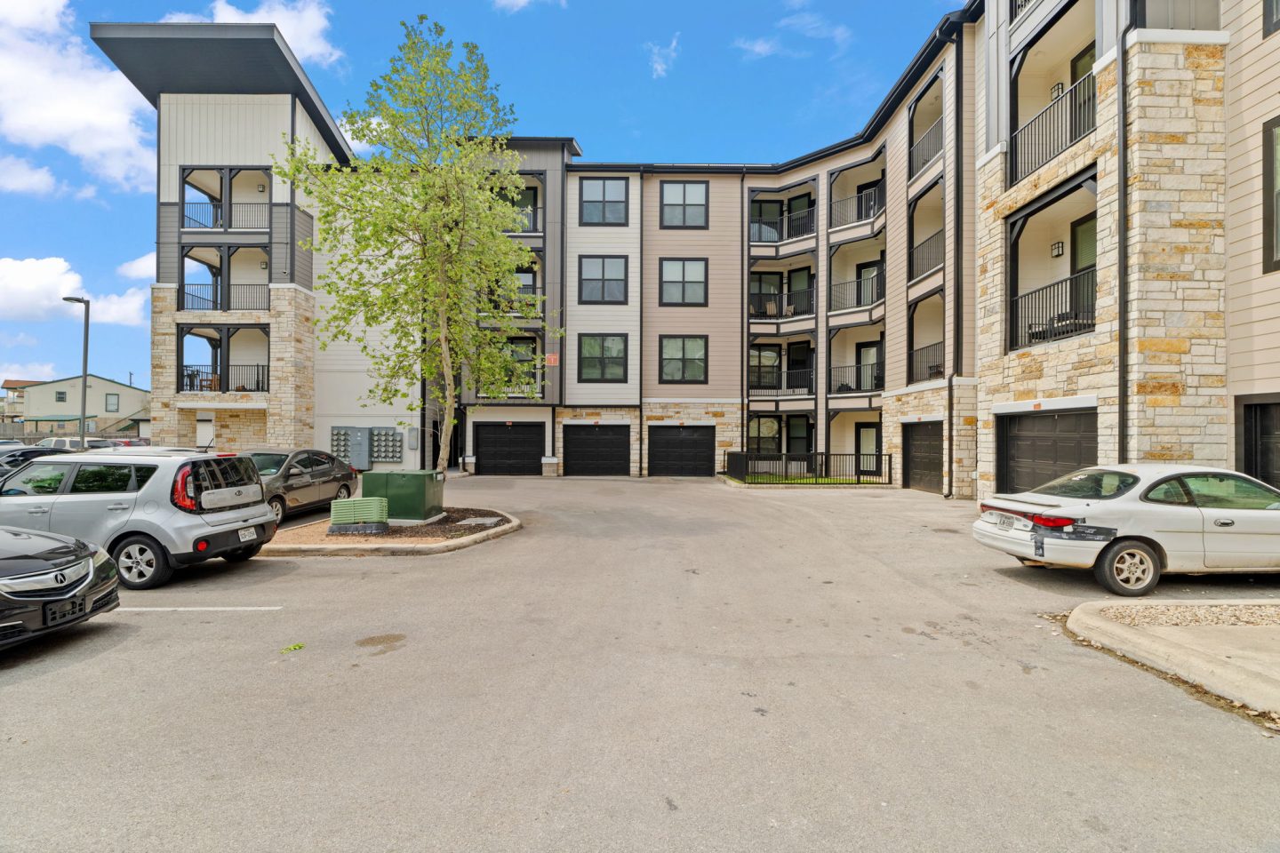 Axis Hamilton Image 23