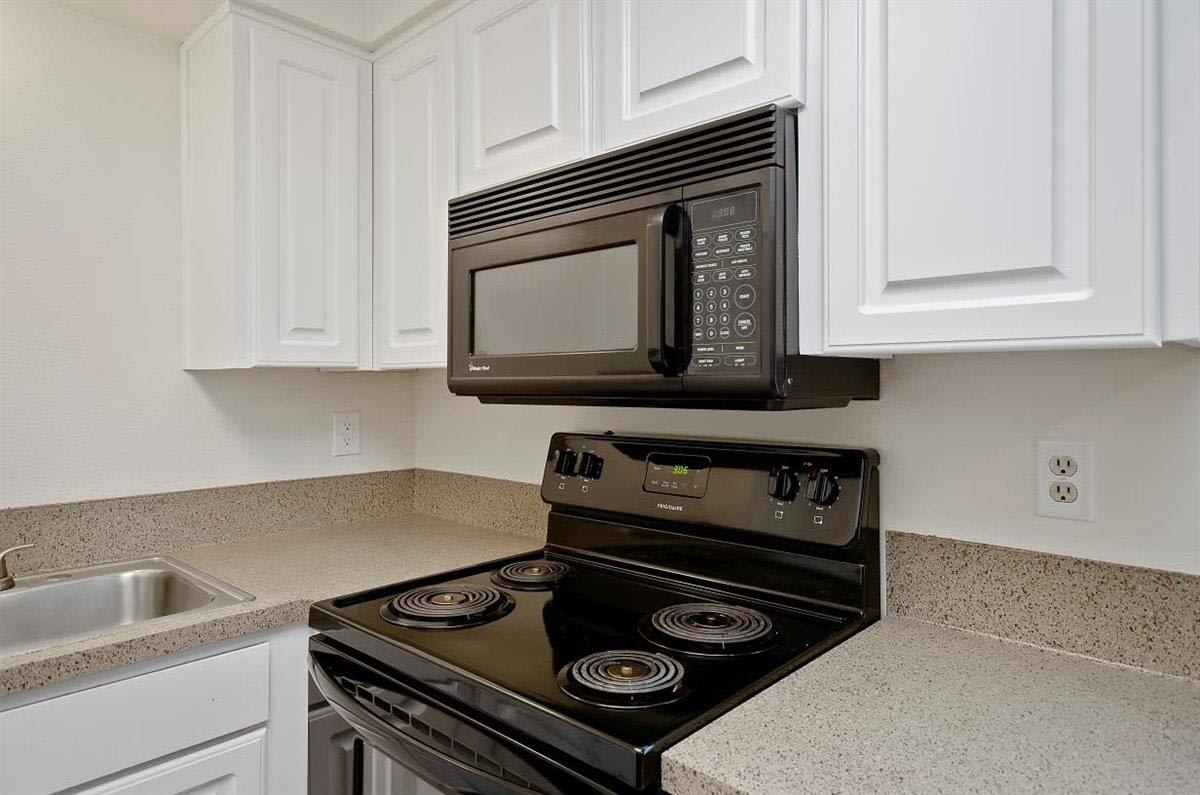 Sugar Pine Townhomes Apartments Image 12